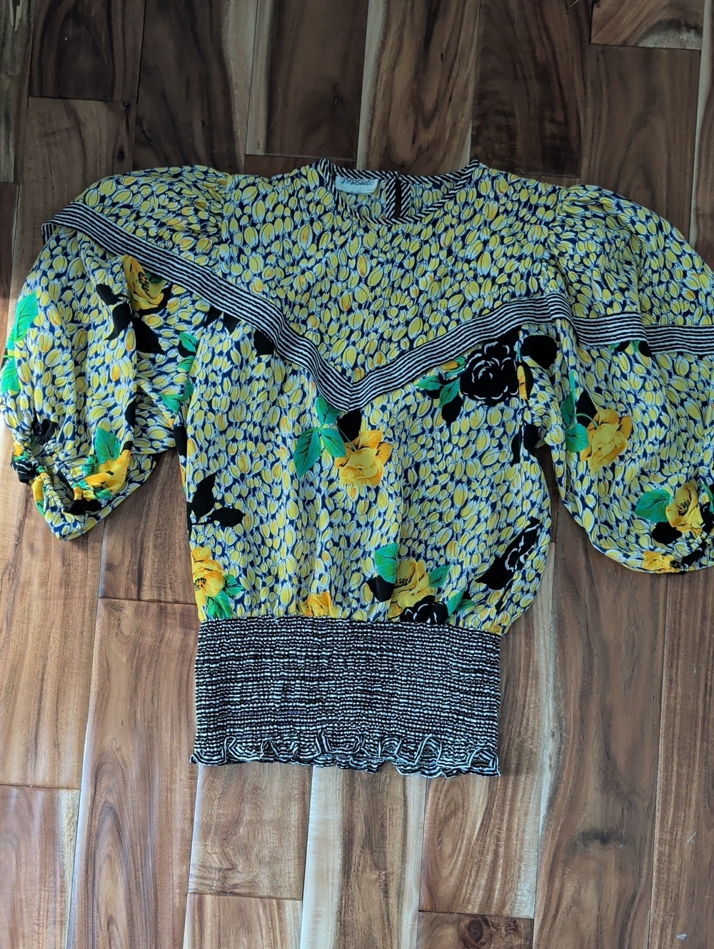 Vintage Yellow Floral Puff-Sleeve Blouse with Black Trim